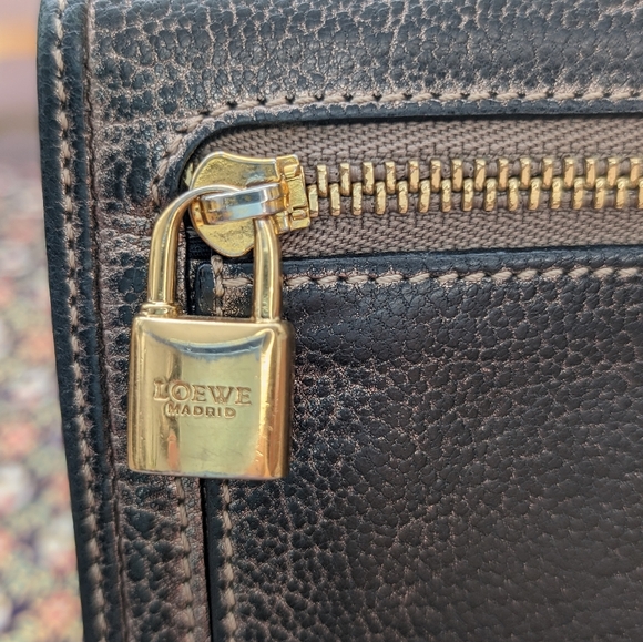 LOEWE Metallic Trifold Anangram Wallet - Picture 5 of 14